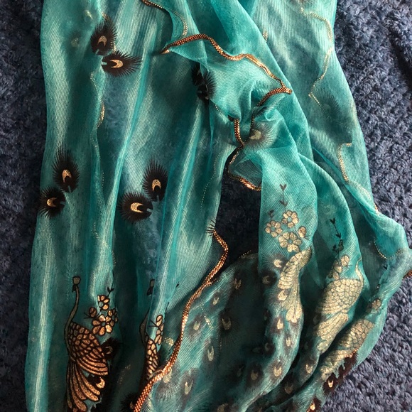 Accessories - Fashion Scarf